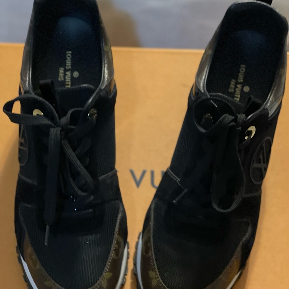 LOUIS VUITTON BLACK AND GOLD RUN AWAY SNEAKERS - Picture 3 of 8